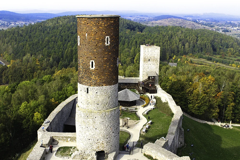 Widok z lotu ptaka na Zamek Królewski w Chęcinach